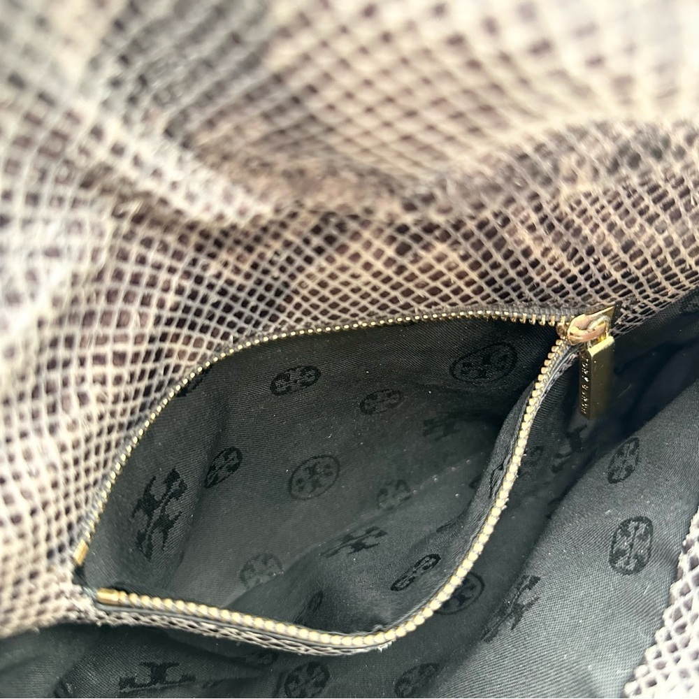 Tory Burch Amanda Snake Print Logo Clutch Crossbody - Picture 7 of 14